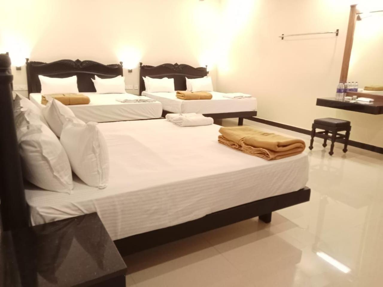 Hotel Sri Devi Kanyakumari Esterno foto