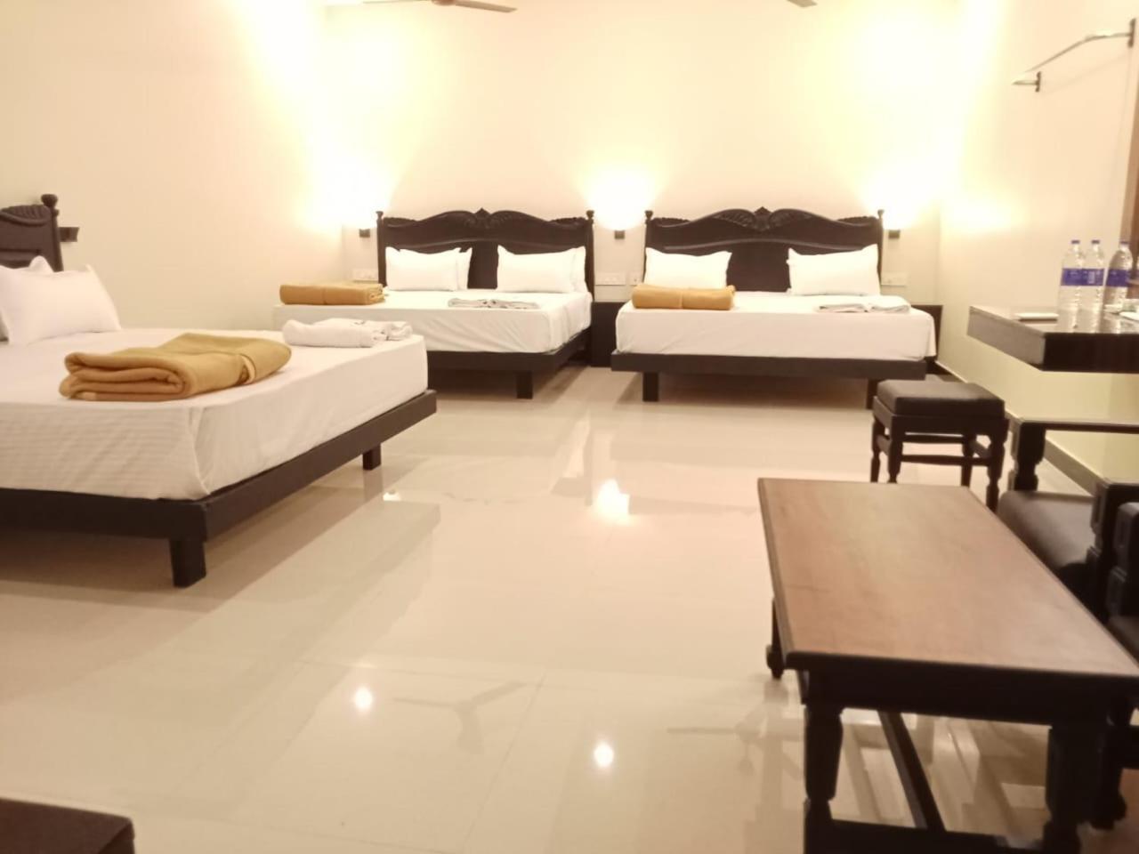 Hotel Sri Devi Kanyakumari Esterno foto